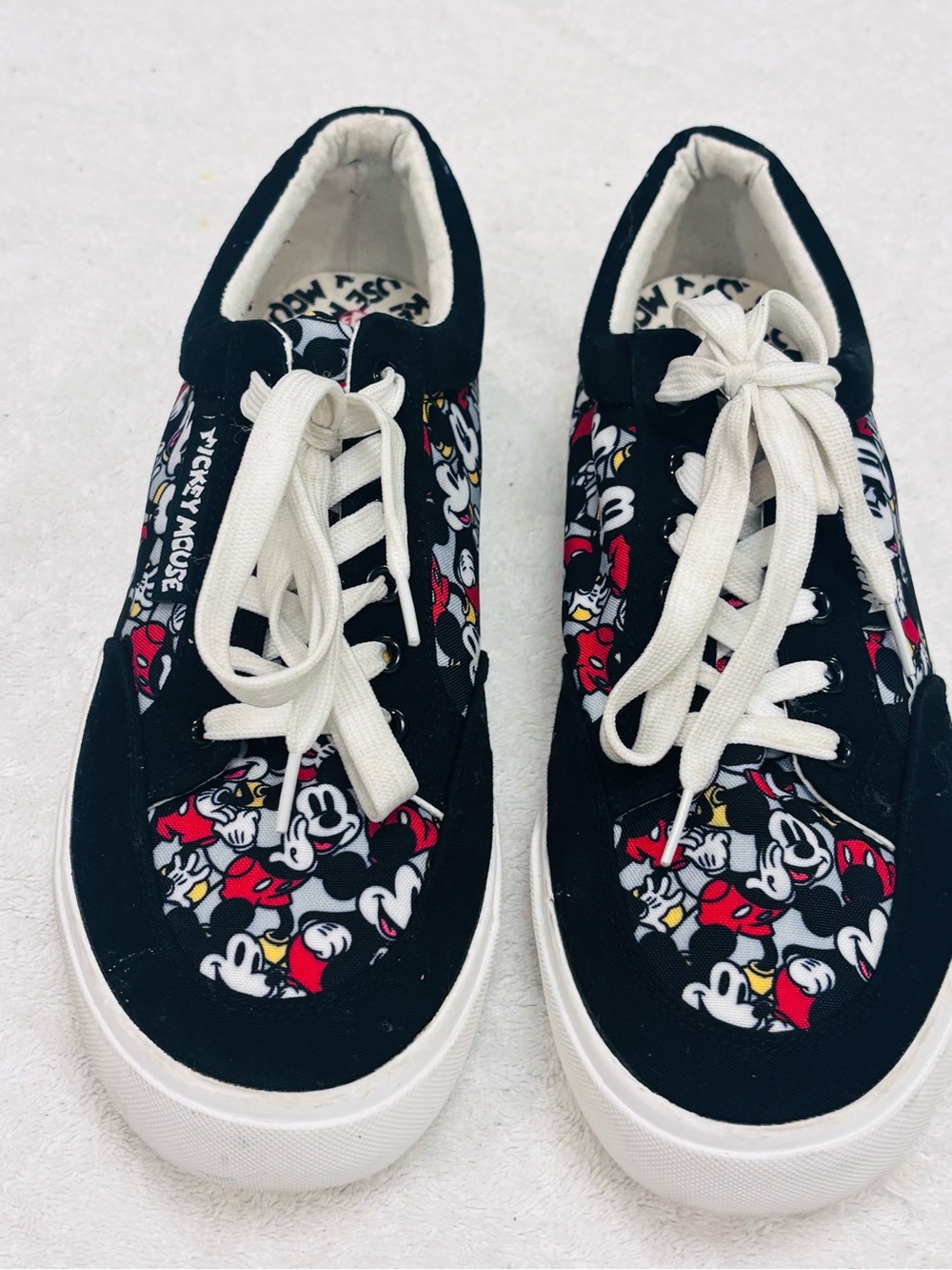 Almost Brand New Disney / Mickey Mouse Sneakers - Men’s Size 11 - box 15
